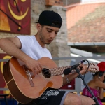 Gitarrist mit syrischen Interpretationen